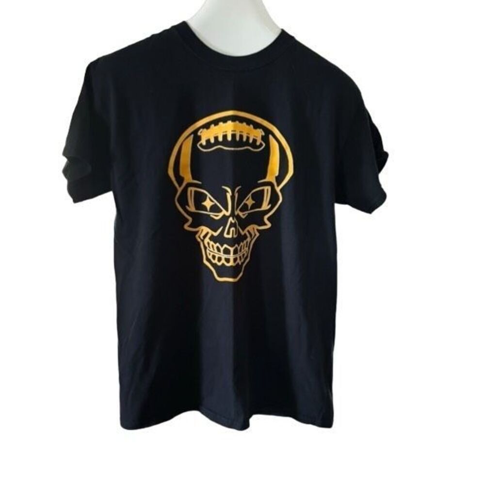 Pittsburgh Steelers Size Medium Football Scull T-Shirt